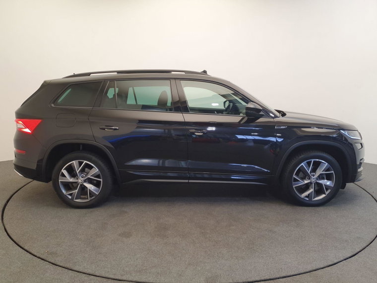 Vehicle Image 6
