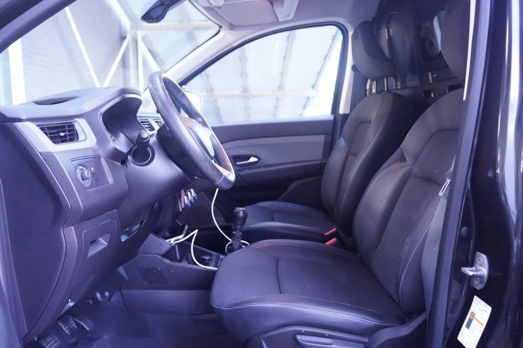 Vehicle Image 19