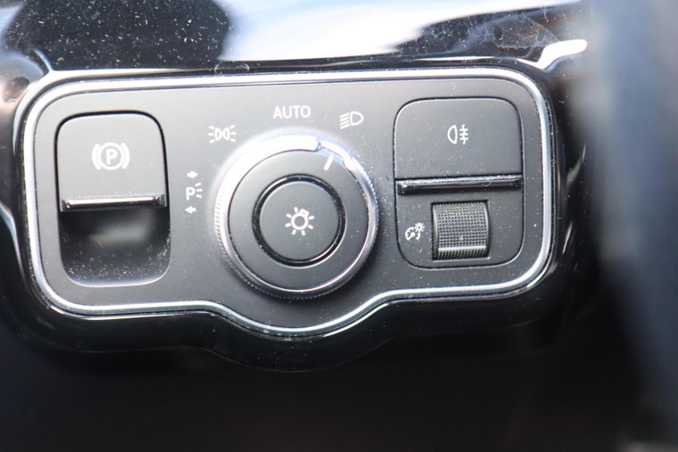Vehicle Image 24