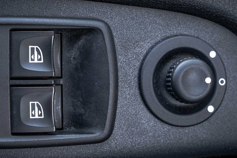 Vehicle Image 25
