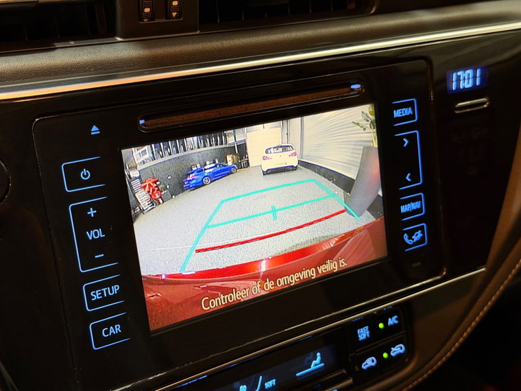 Vehicle Image 16