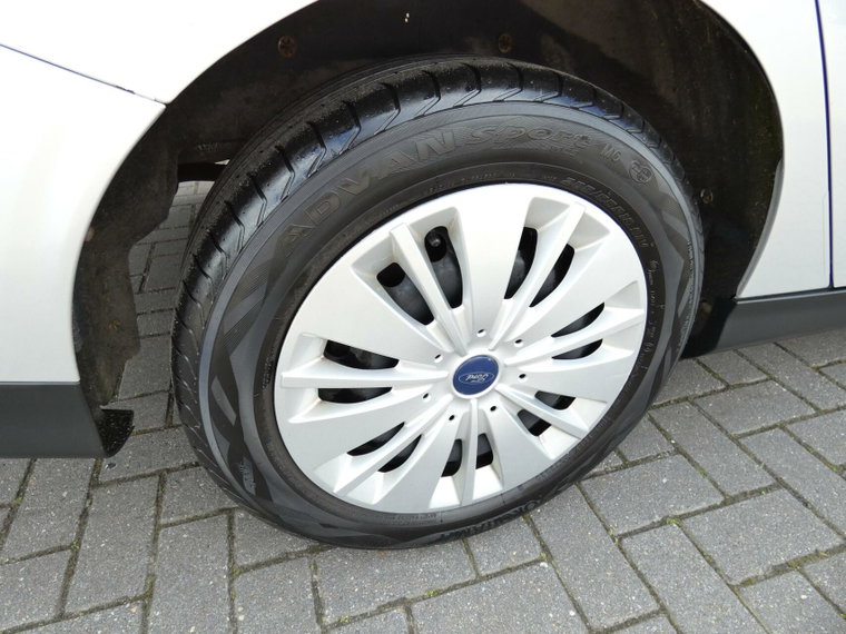 Vehicle Image 22