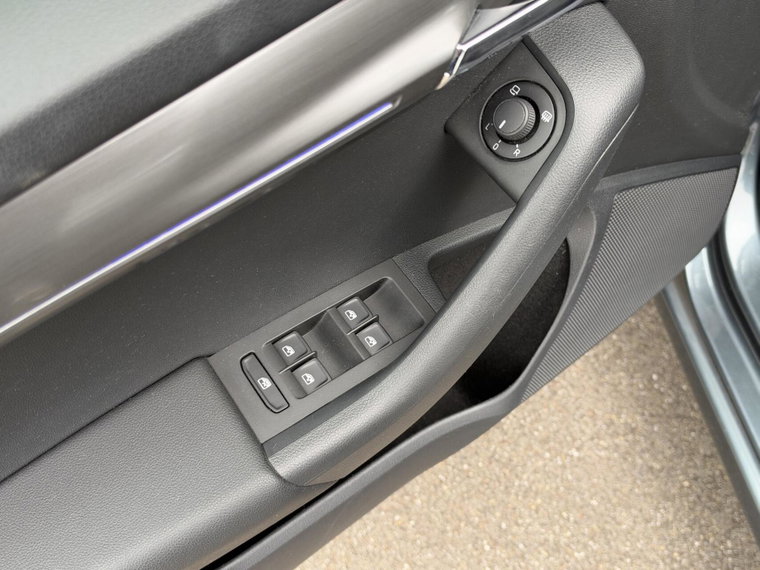Vehicle Image 39