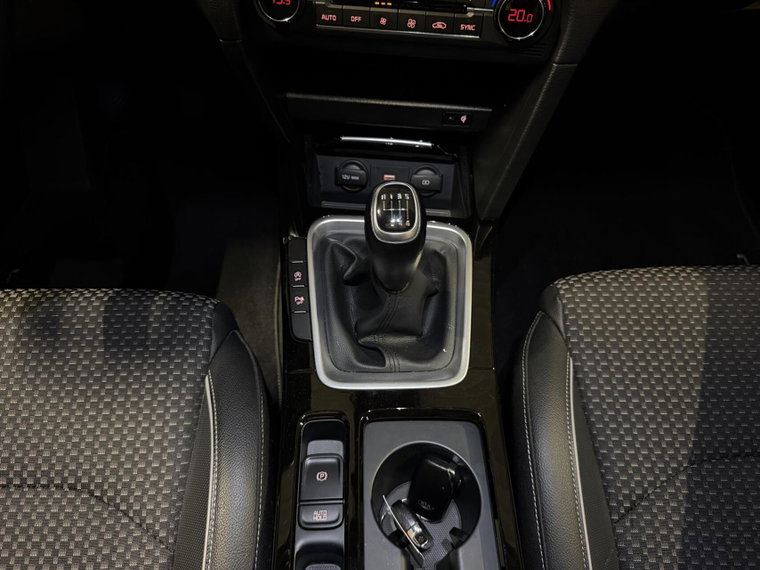 Vehicle Image 28