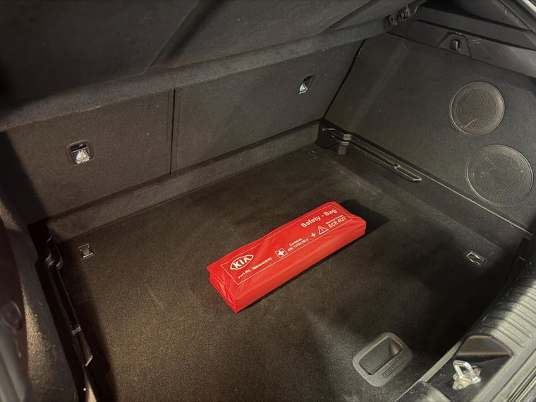 Vehicle Image 42