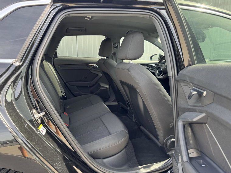 Vehicle Image 38
