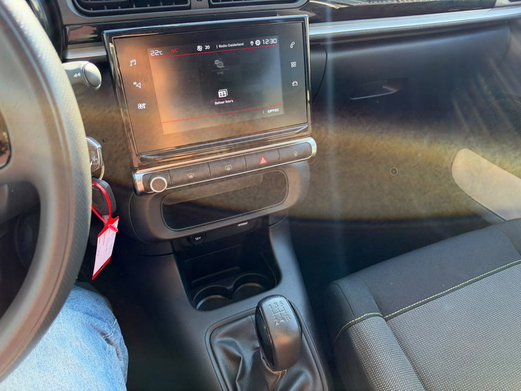 Vehicle Image 16