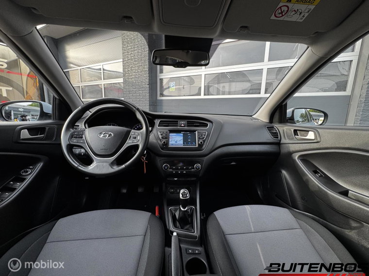 Vehicle Image 16