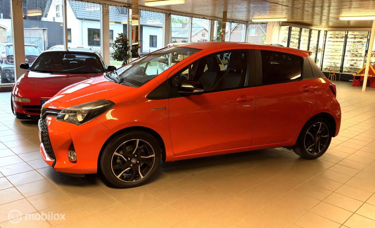 Vehicle Image 10