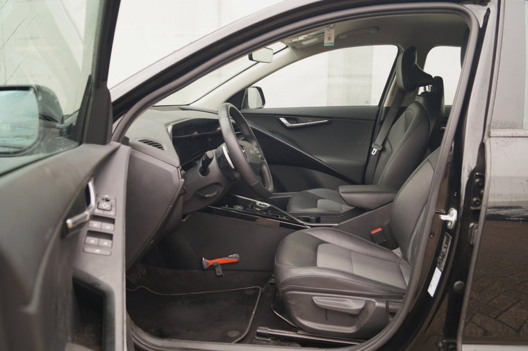 Vehicle Image 8