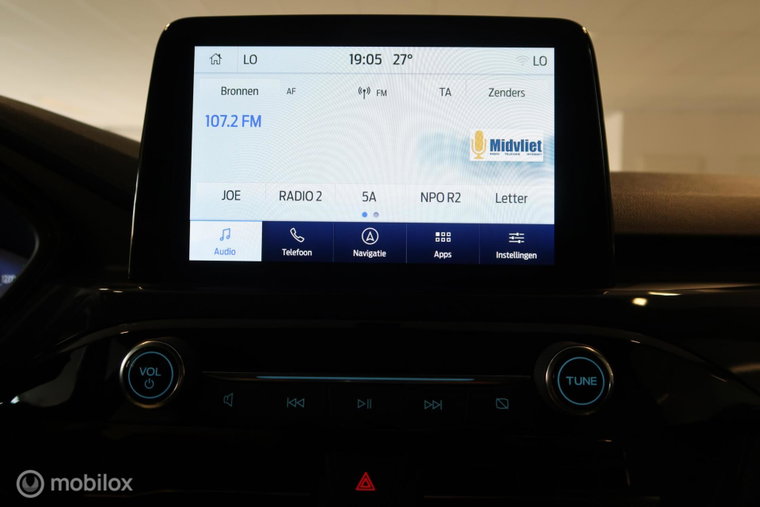 Vehicle Image 23