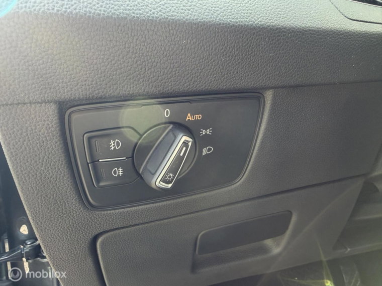 Vehicle Image 28