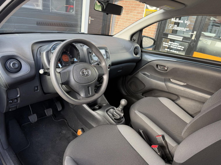 Vehicle Image 23