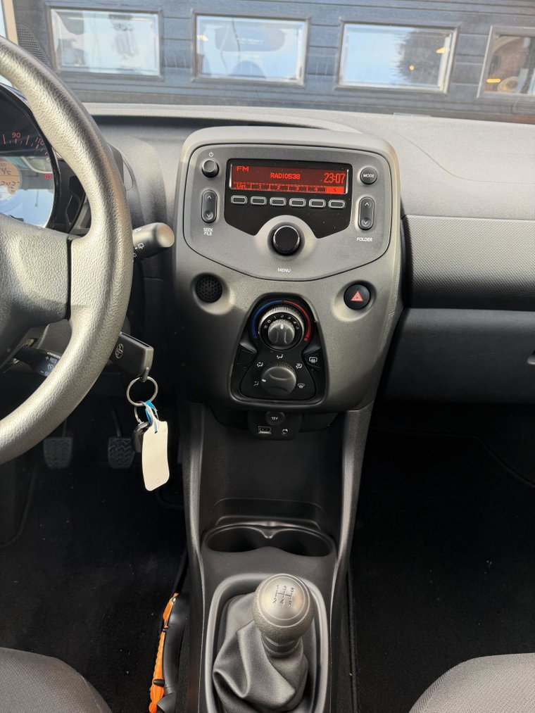 Vehicle Image 28
