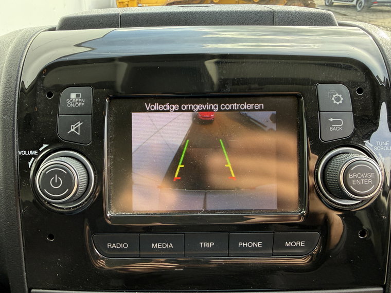 Vehicle Image 17