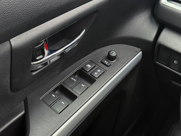 Vehicle Image 32