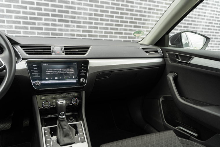 Vehicle Image 33