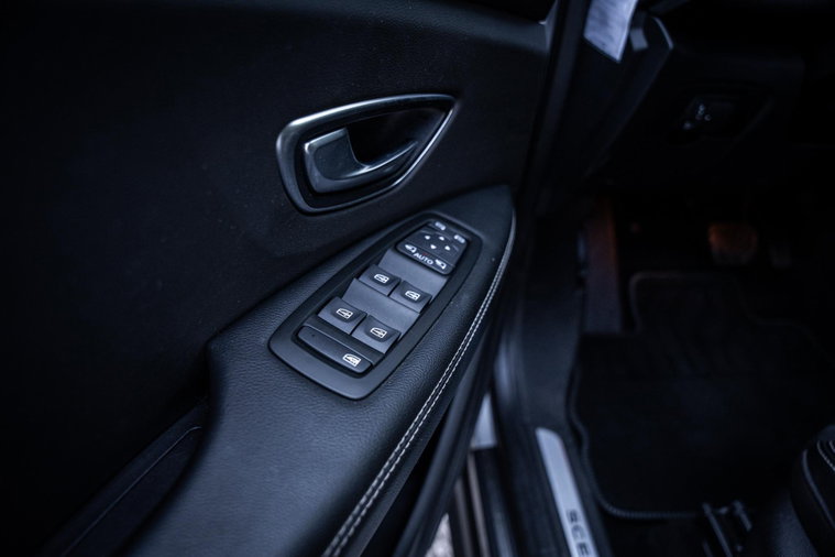 Vehicle Image 36