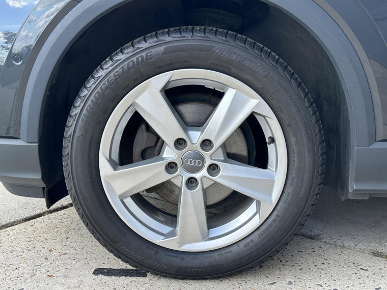 Vehicle Image 30