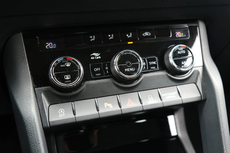 Vehicle Image 25