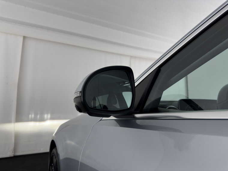 Vehicle Image 38
