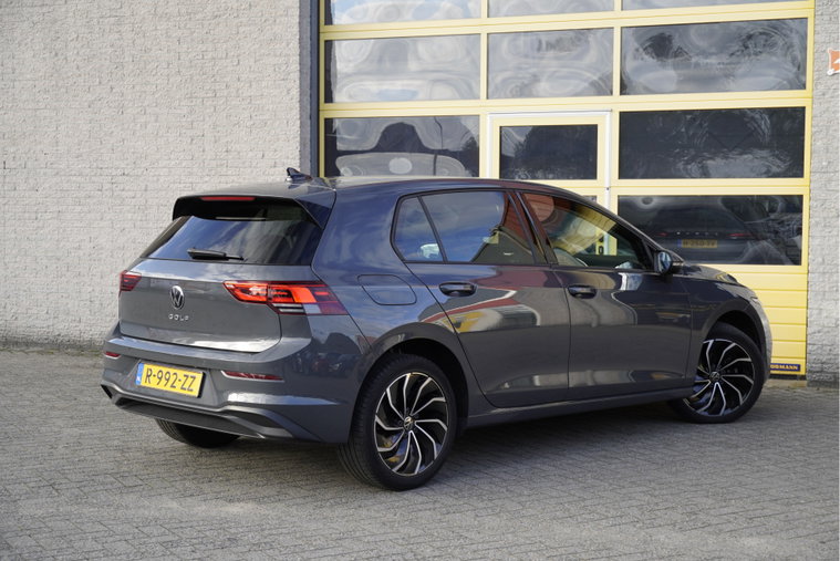 Vehicle Image 8