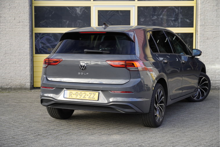 Vehicle Image 9