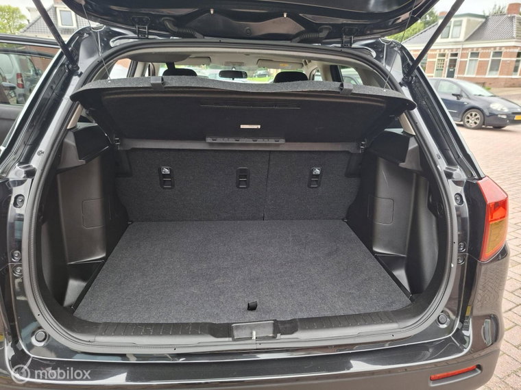 Vehicle Image 12