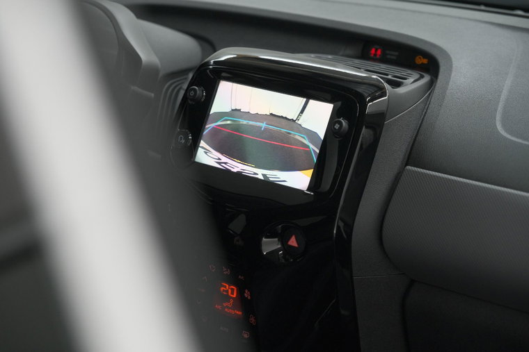 Vehicle Image 16