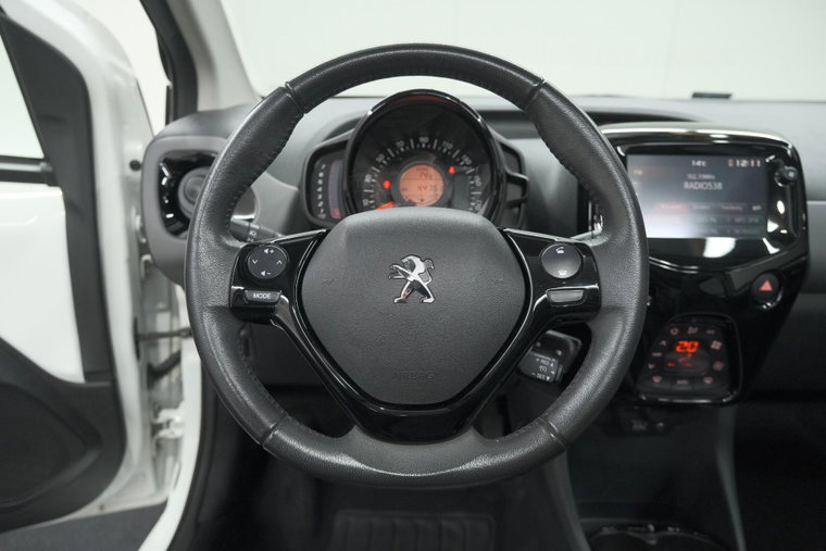 Vehicle Image 23