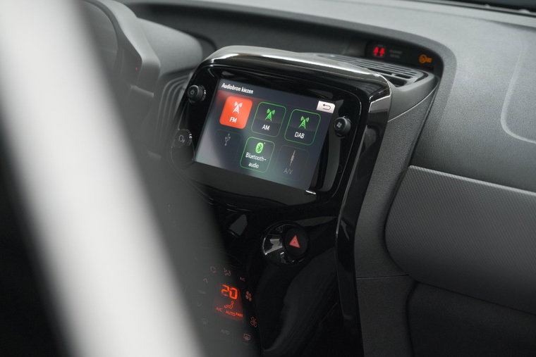 Vehicle Image 30