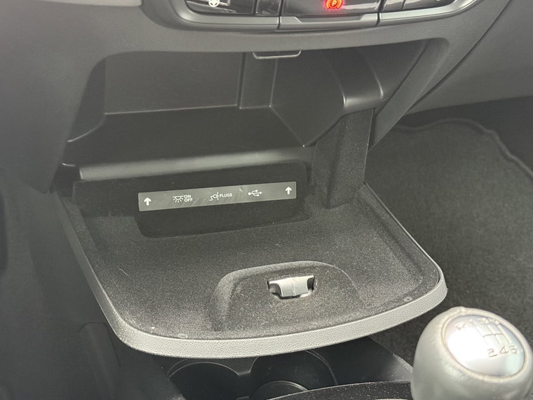 Vehicle Image 23