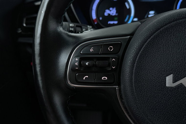 Vehicle Image 32