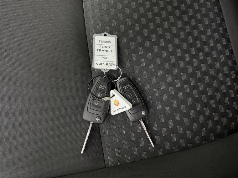 Vehicle Image 8