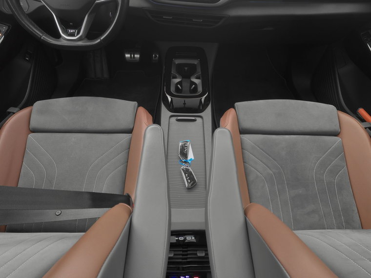 Vehicle Image 13