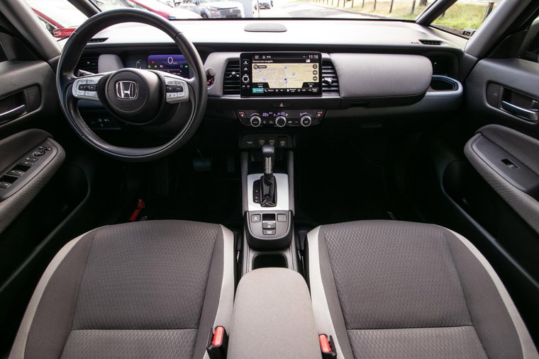 Vehicle Image 15