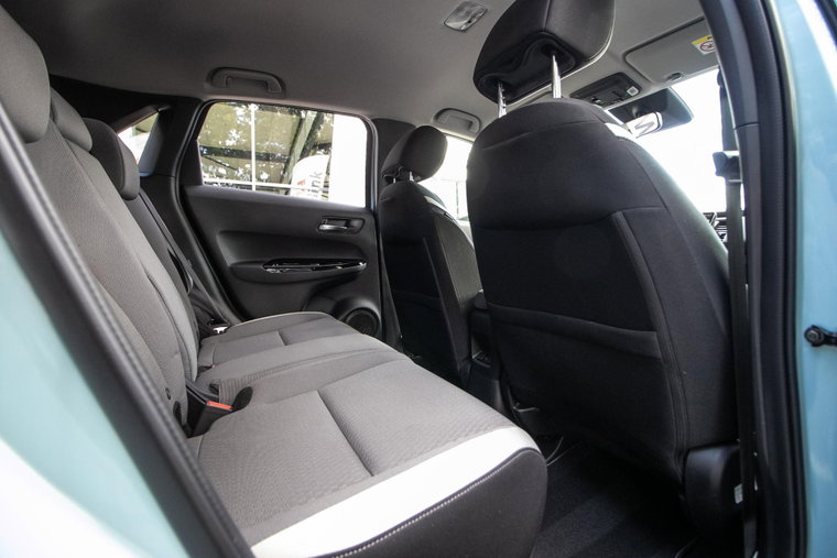 Vehicle Image 7