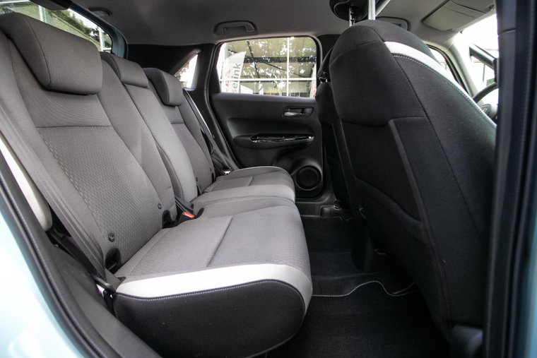 Vehicle Image 8