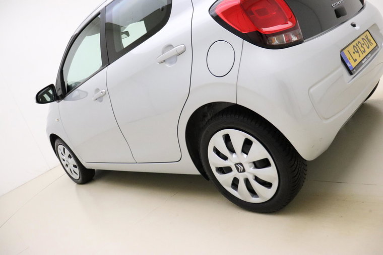 Vehicle Image 15