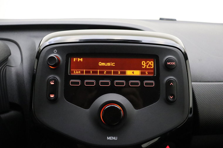 Vehicle Image 19