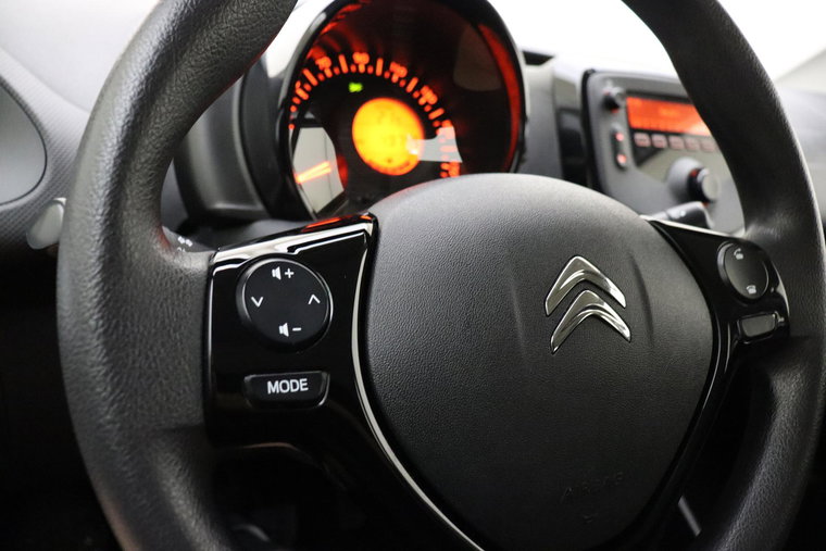 Vehicle Image 21