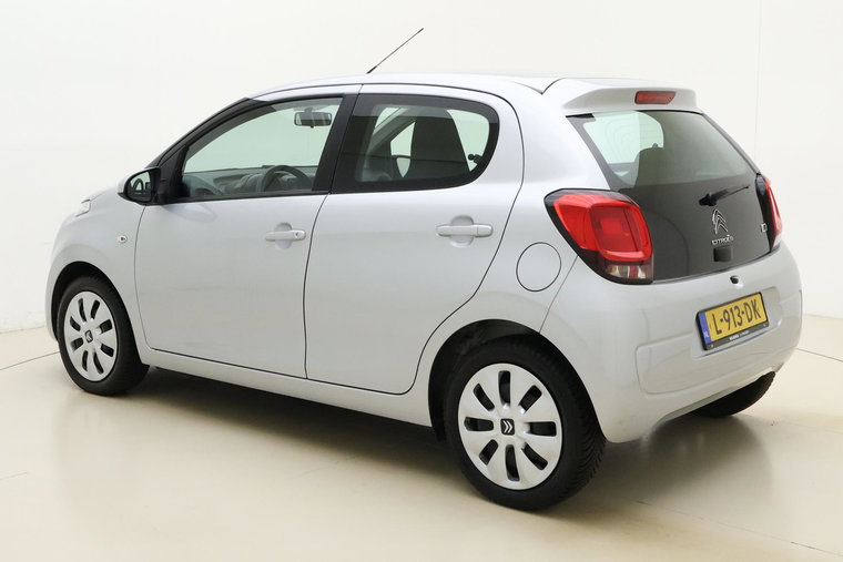 Vehicle Image 4