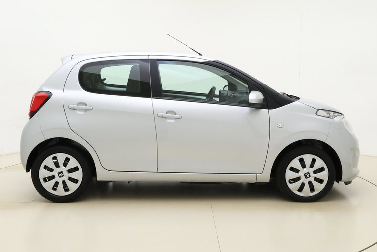 Vehicle Image 9