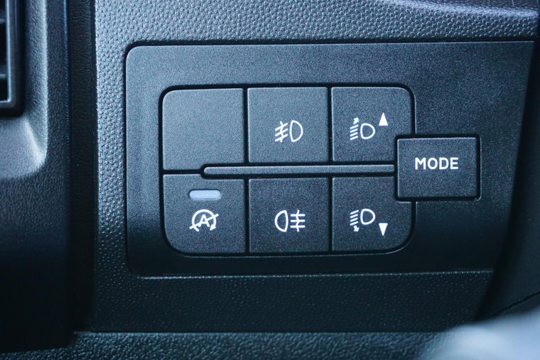 Vehicle Image 19