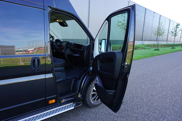 Vehicle Image 35
