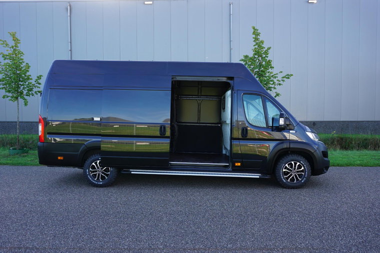 Vehicle Image 37