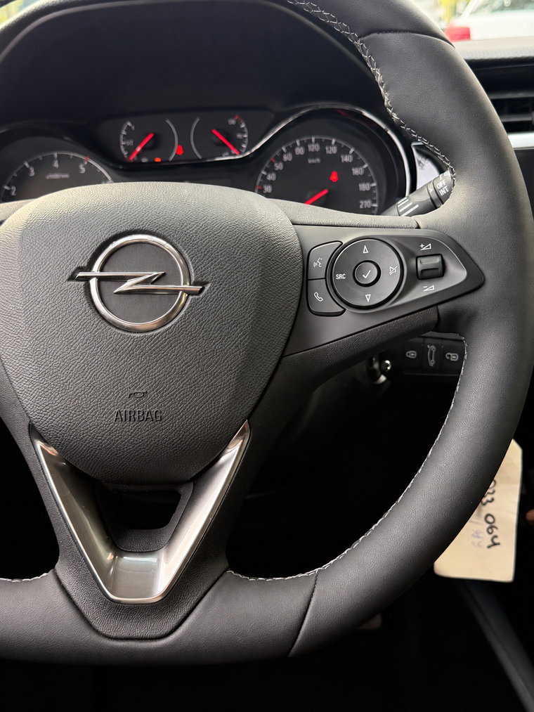Vehicle Image 33