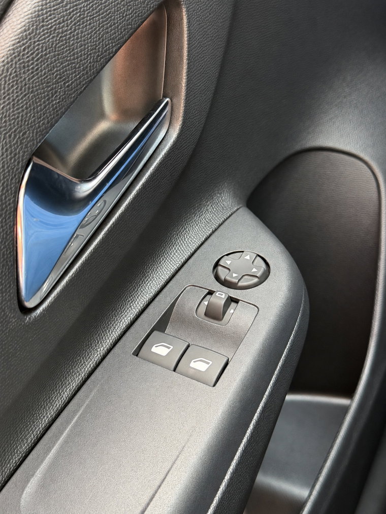 Vehicle Image 41