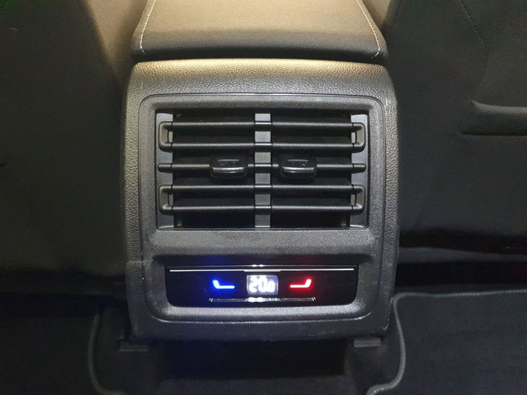 Vehicle Image 27