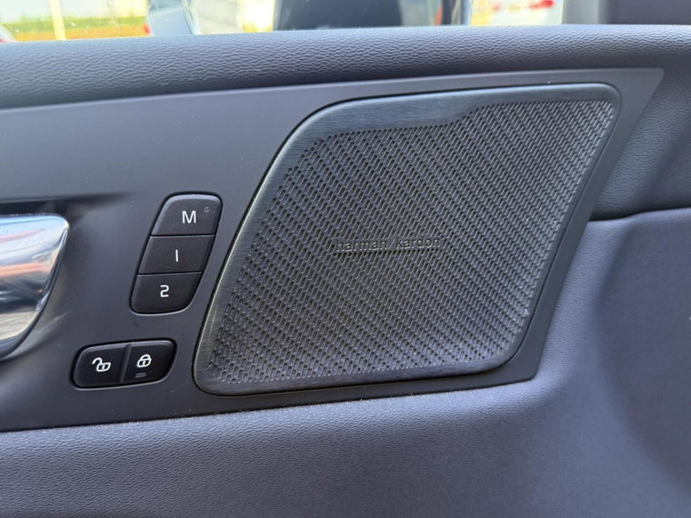 Vehicle Image 48